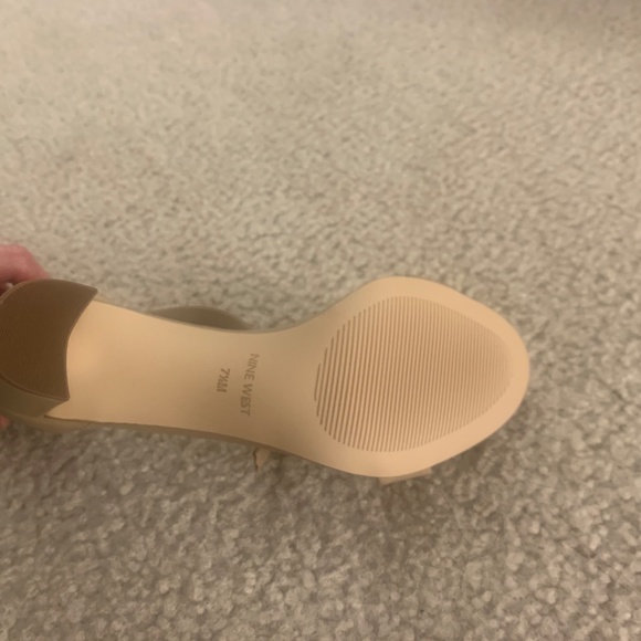 Ninewest heel - Picture 4 of 5